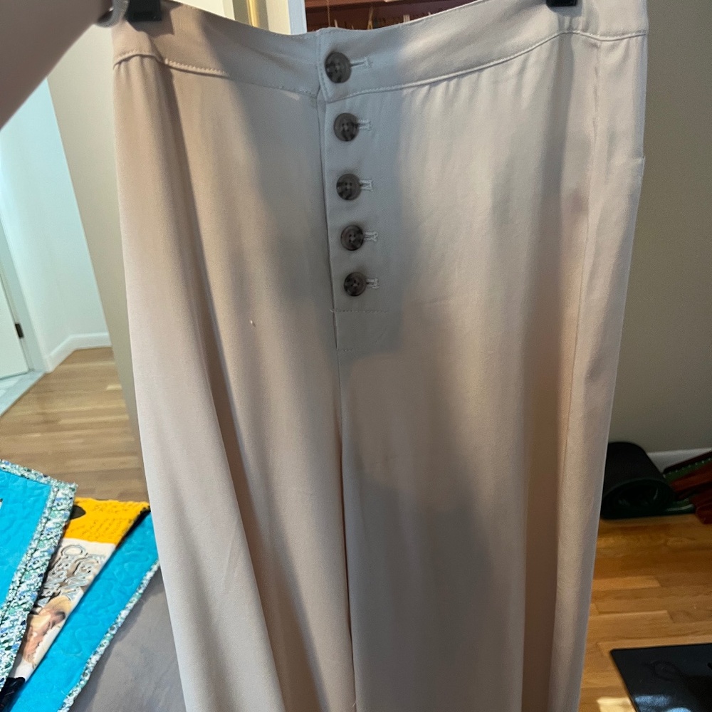 Cupcake and cashmere woman’s pants